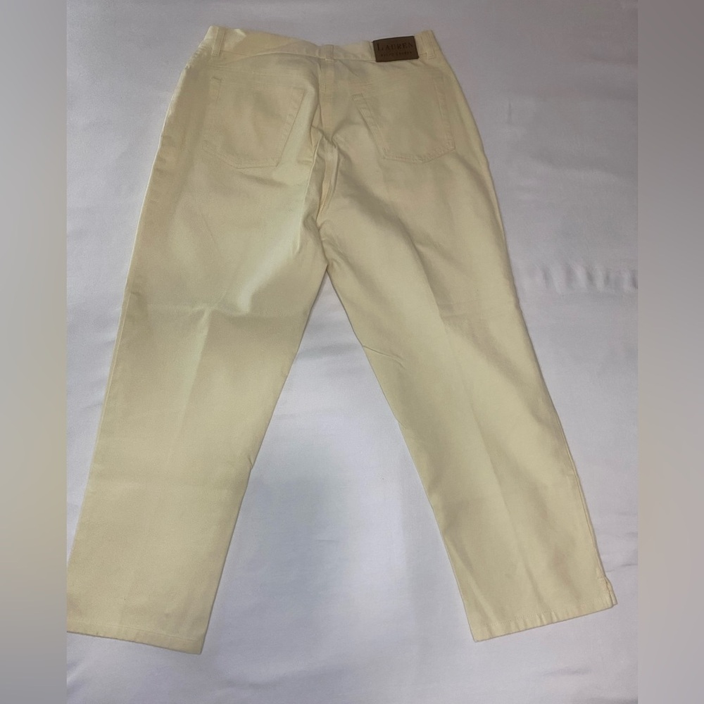 Ralph Lauren Off-White cream looking capris .Size 10 petite